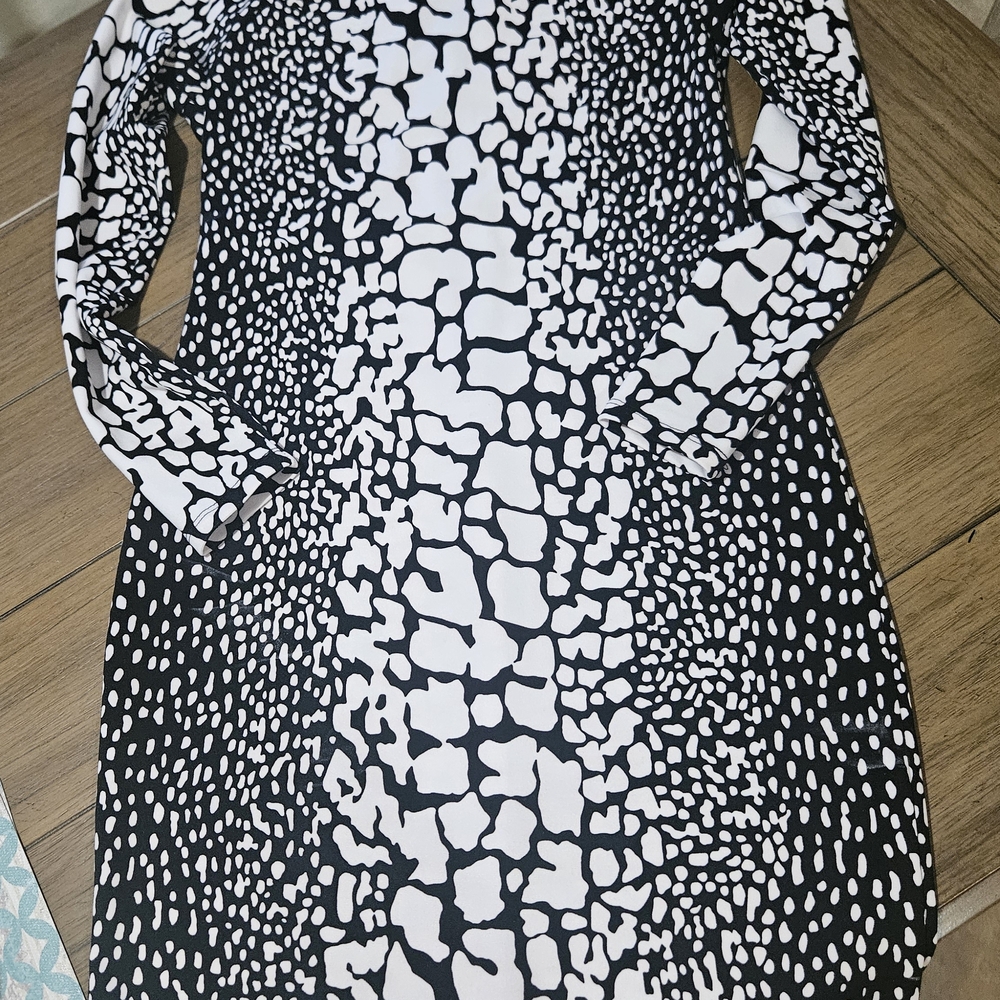 Michael Kors Black and White Long Sleeve Dress Stretch